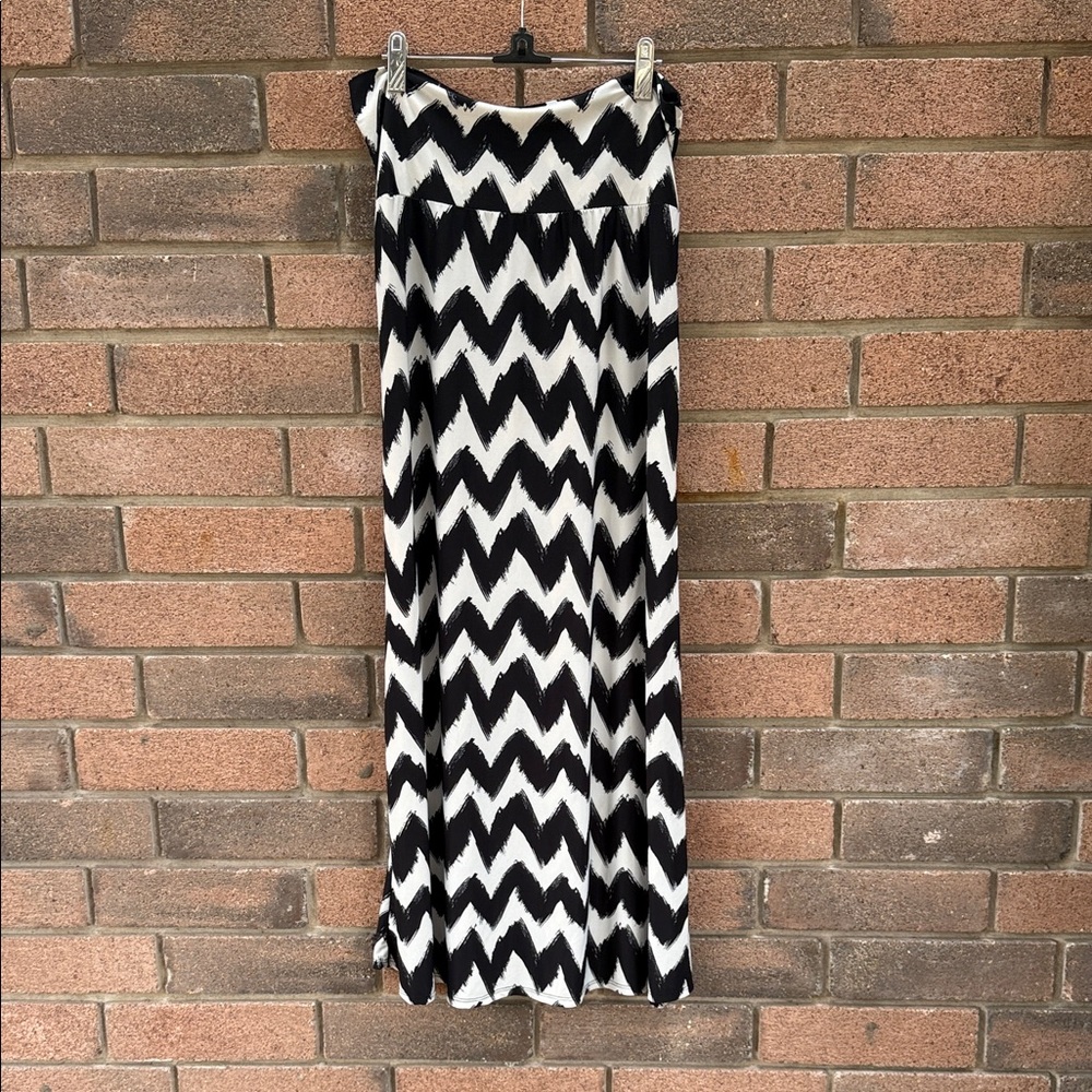 Azules Black and White Zigzag Maxi Skirt Size XL